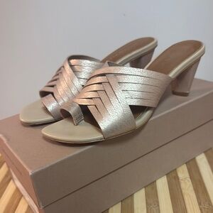 Donald J. Pliner Pale Gold Heels with Woven Design size 6.5